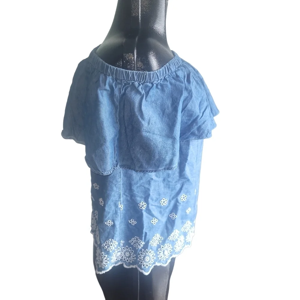 Old Navy Denim Off-Shoulder Top with White Embroidered Hemline M - Picture 3 of 6
